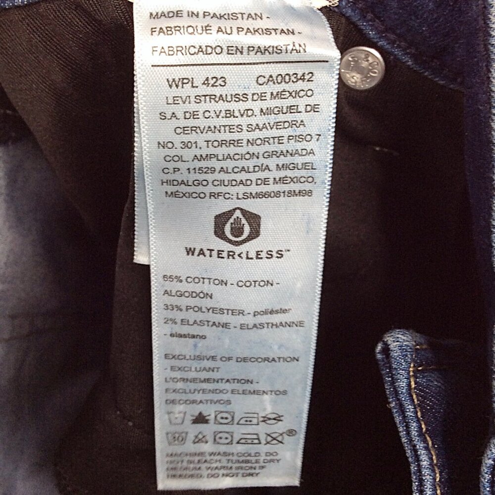 Levi Strauss Signature Gold Women's Curvy Totally Shaping Straight Jeans 20M - Picture 8 of 8